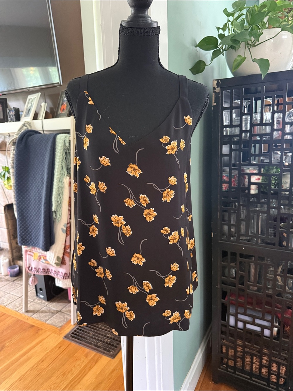 Reversible Black Floral V-Neck Tank Top - Yellow Floral /polka dot